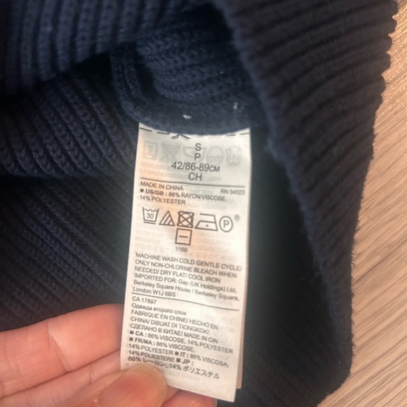 Banana Republic Ribbed Bell Sleeves V Neck Sweater Size S - Picture 3 of 4